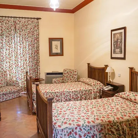 מלון Cortijo El Esparragal 3*